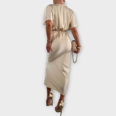 Sable - Vestido Maxi Ajustado de Satén Sólido con Escote en V y Nudo Cruzado