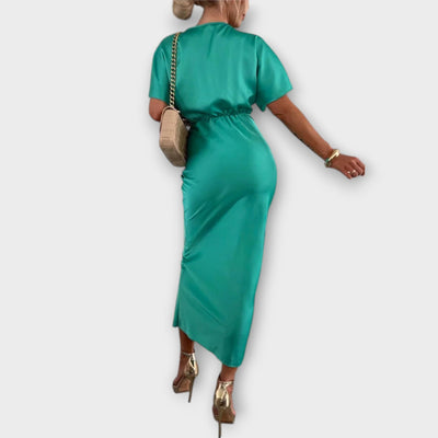 Sable - Vestido Maxi Ajustado de Satén Sólido con Escote en V y Nudo Cruzado