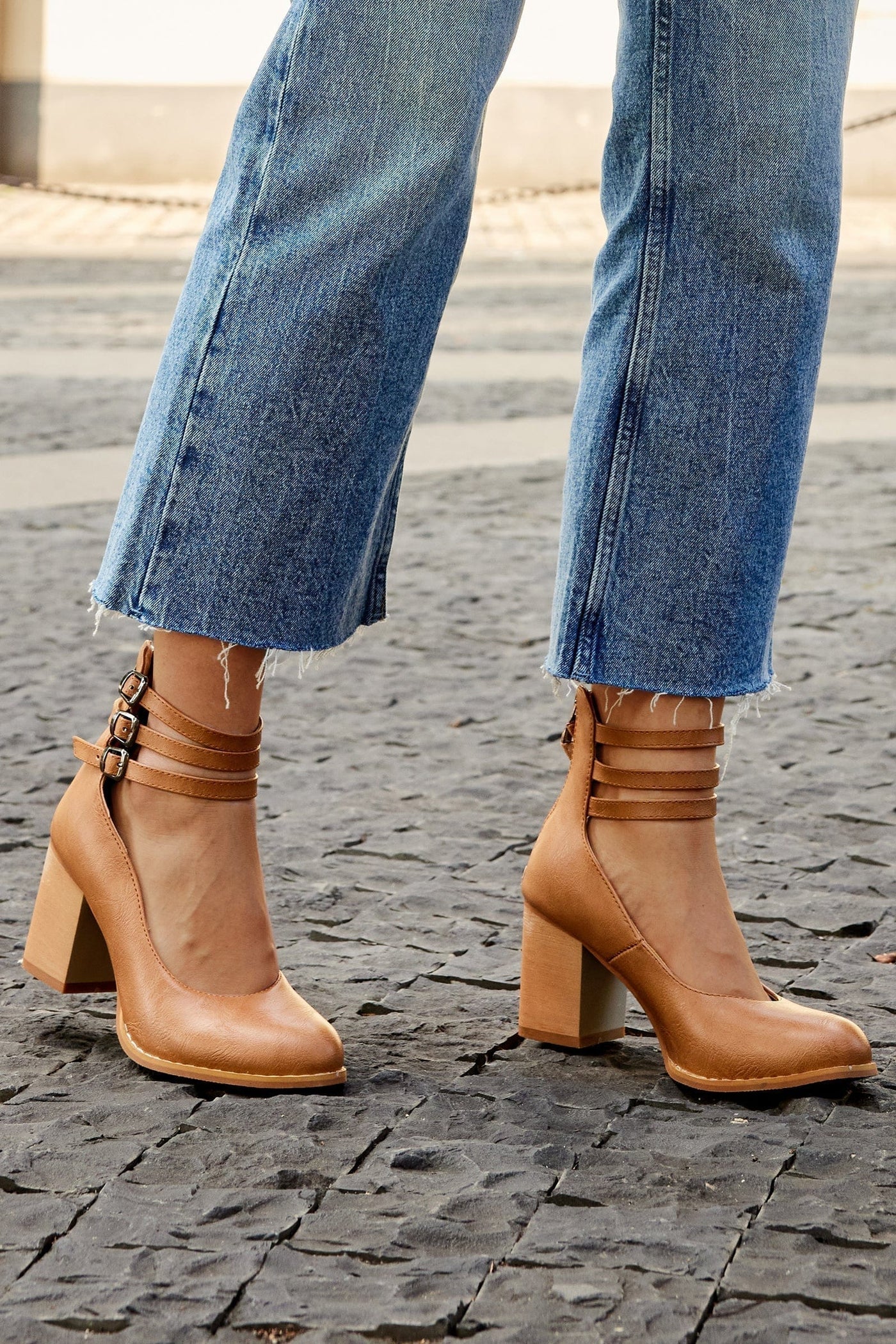Ariana | Tacones de Triple Hebilla