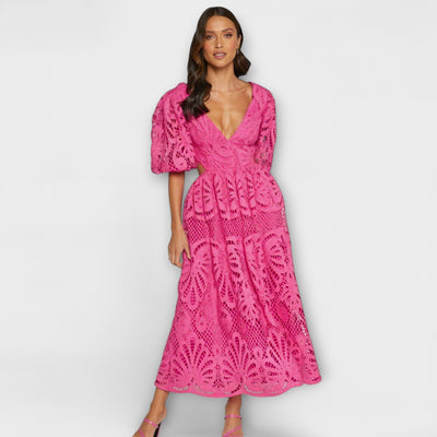 Vestido Elegante con Detalles Delicados