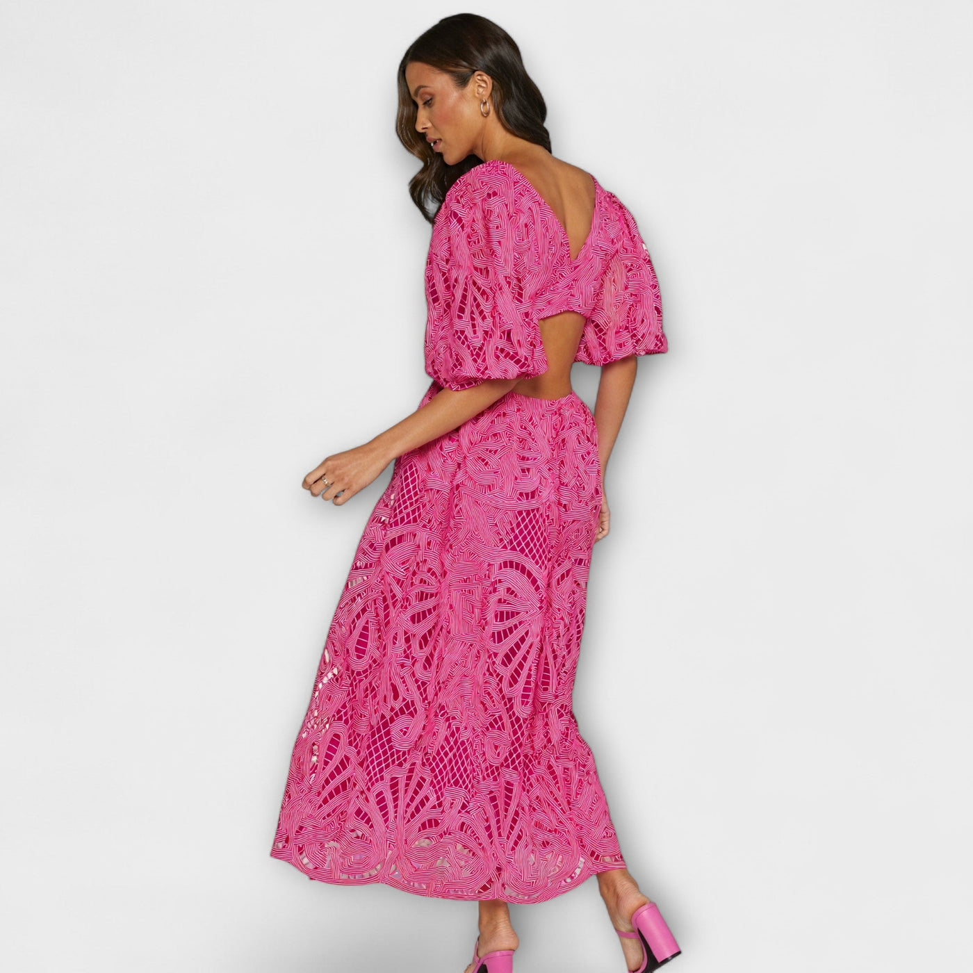 Vestido Elegante con Detalles Delicados