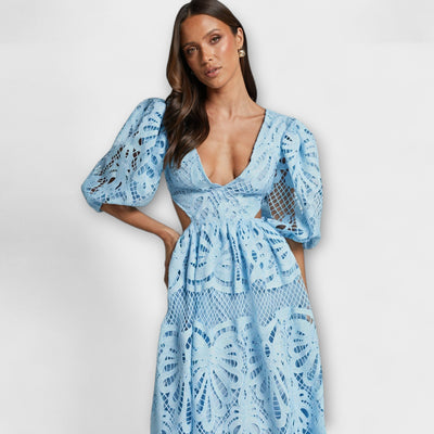 Vestido Elegante con Detalles Delicados