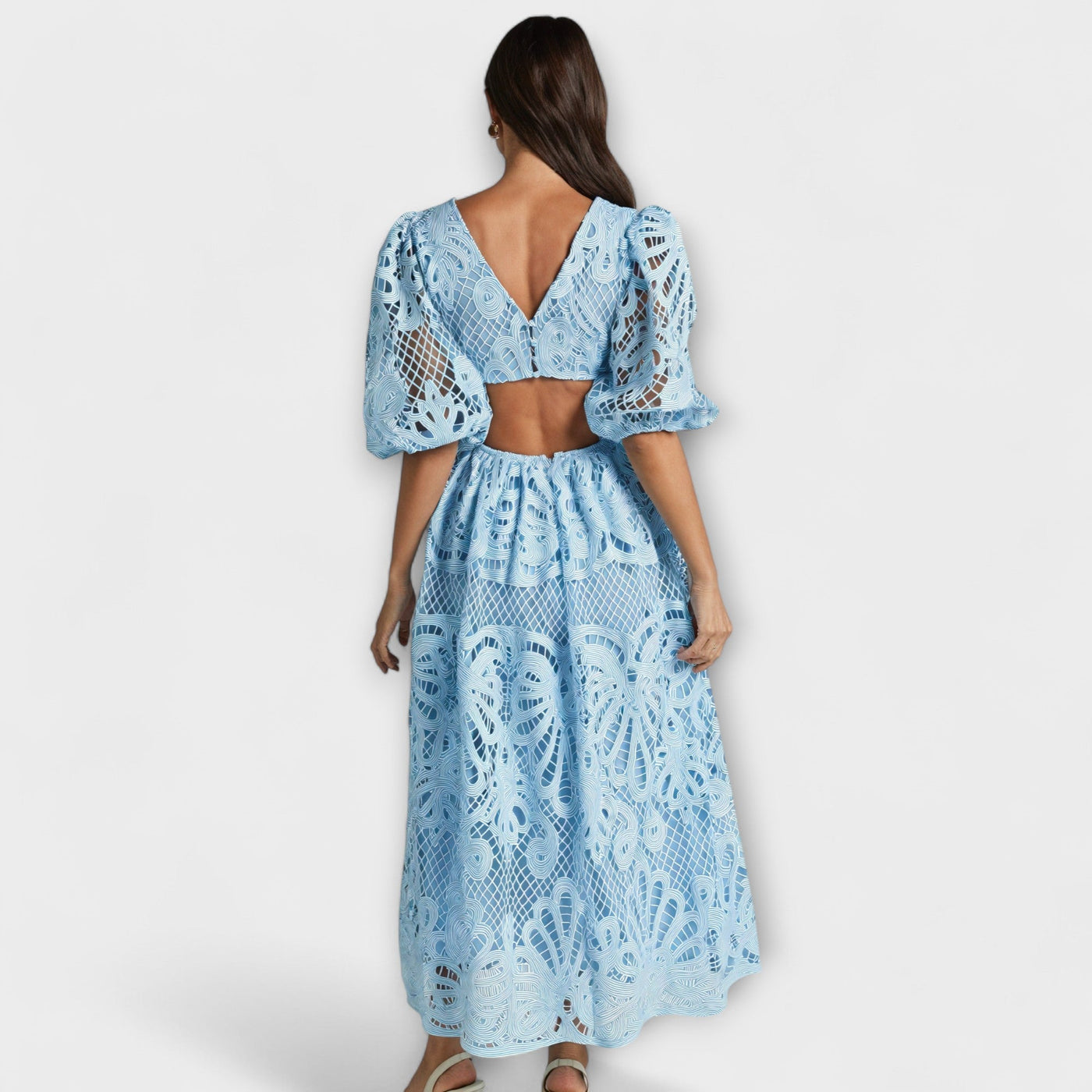 Vestido Elegante con Detalles Delicados