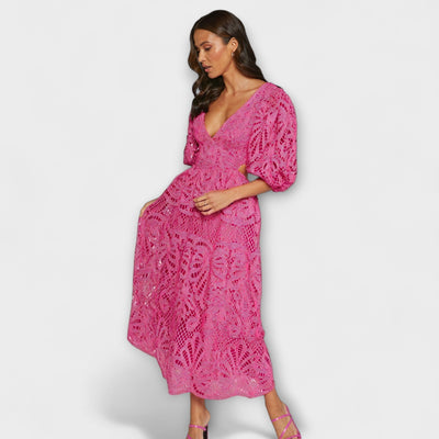 Vestido Elegante con Detalles Delicados