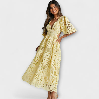 Vestido Elegante con Detalles Delicados