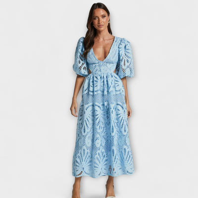 Vestido Elegante con Detalles Delicados