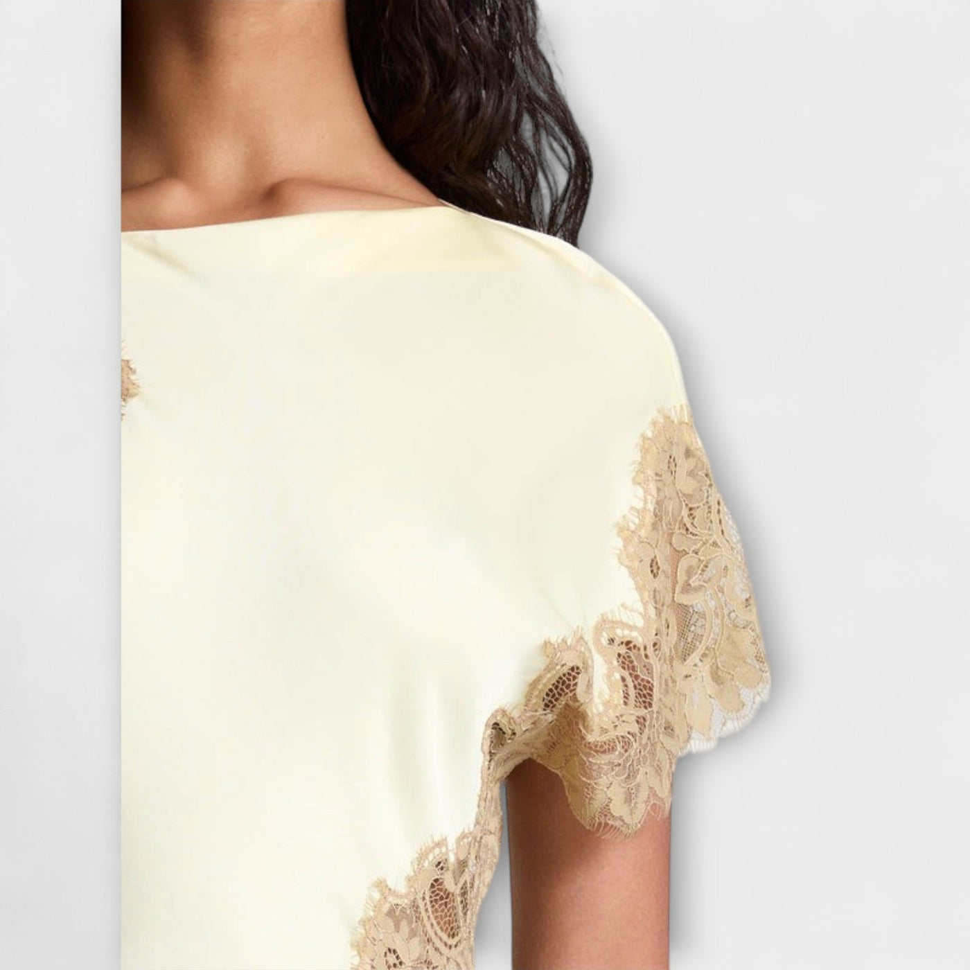 Margaret - Vestido Maxi con Acentos de Satén y Encaje