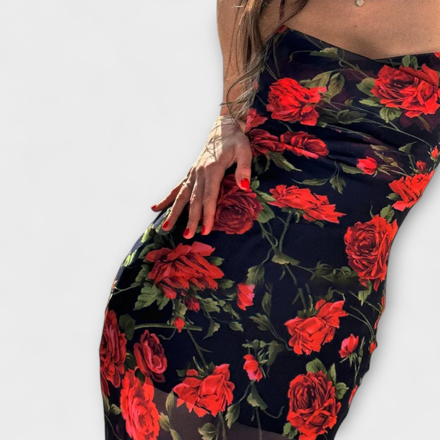 Vestido ajustado de tirantes espagueti con estampado de flores