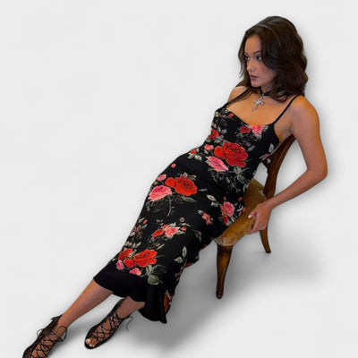 Vestido ajustado de tirantes espagueti con estampado de flores